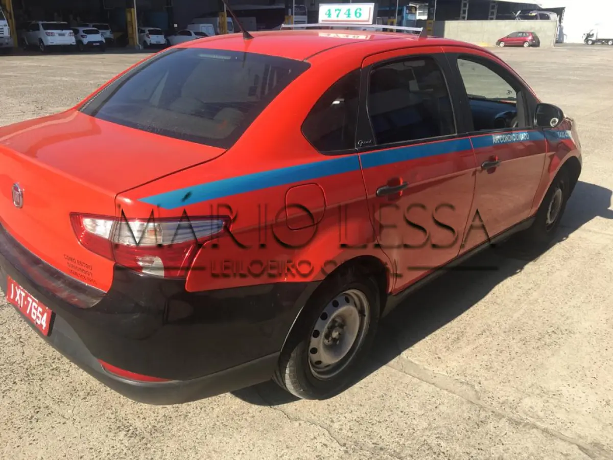 LOTE 01 - FIAT SIENA 2017