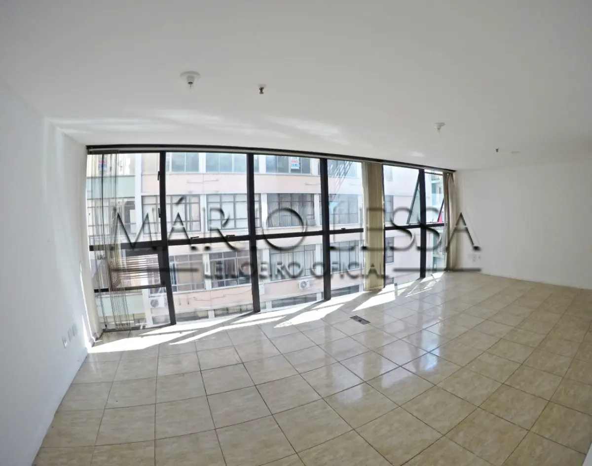 LOTE 003 - Sala Comercial 38m² desocupada, no Centro Histórico