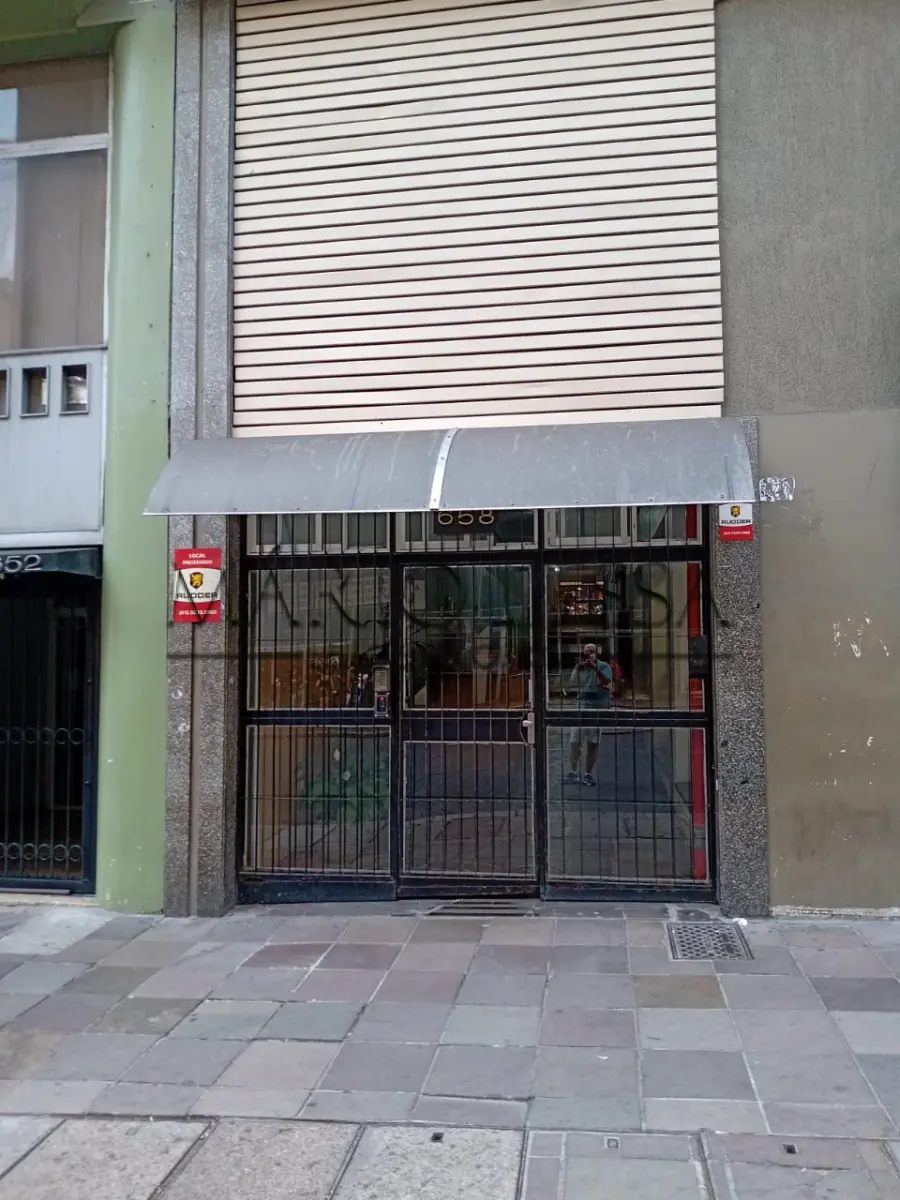 LOTE 002 - Apart. 54m², desocupado, Borges de Medeiros, 658