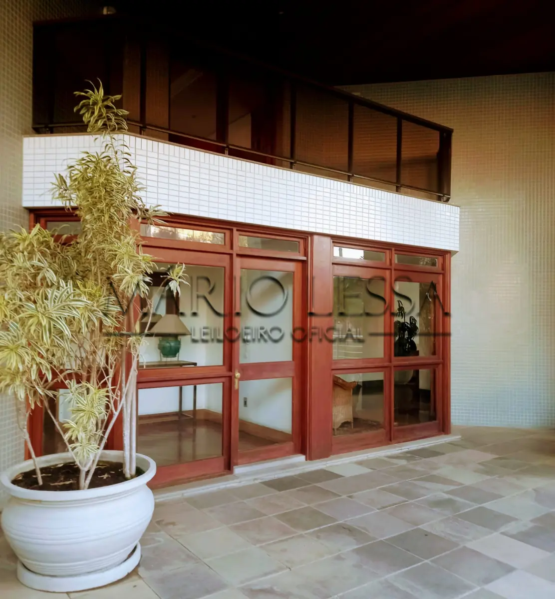 LOTE 001 - Apart. 281m² com três vagas na R. Carlos Trein Filho