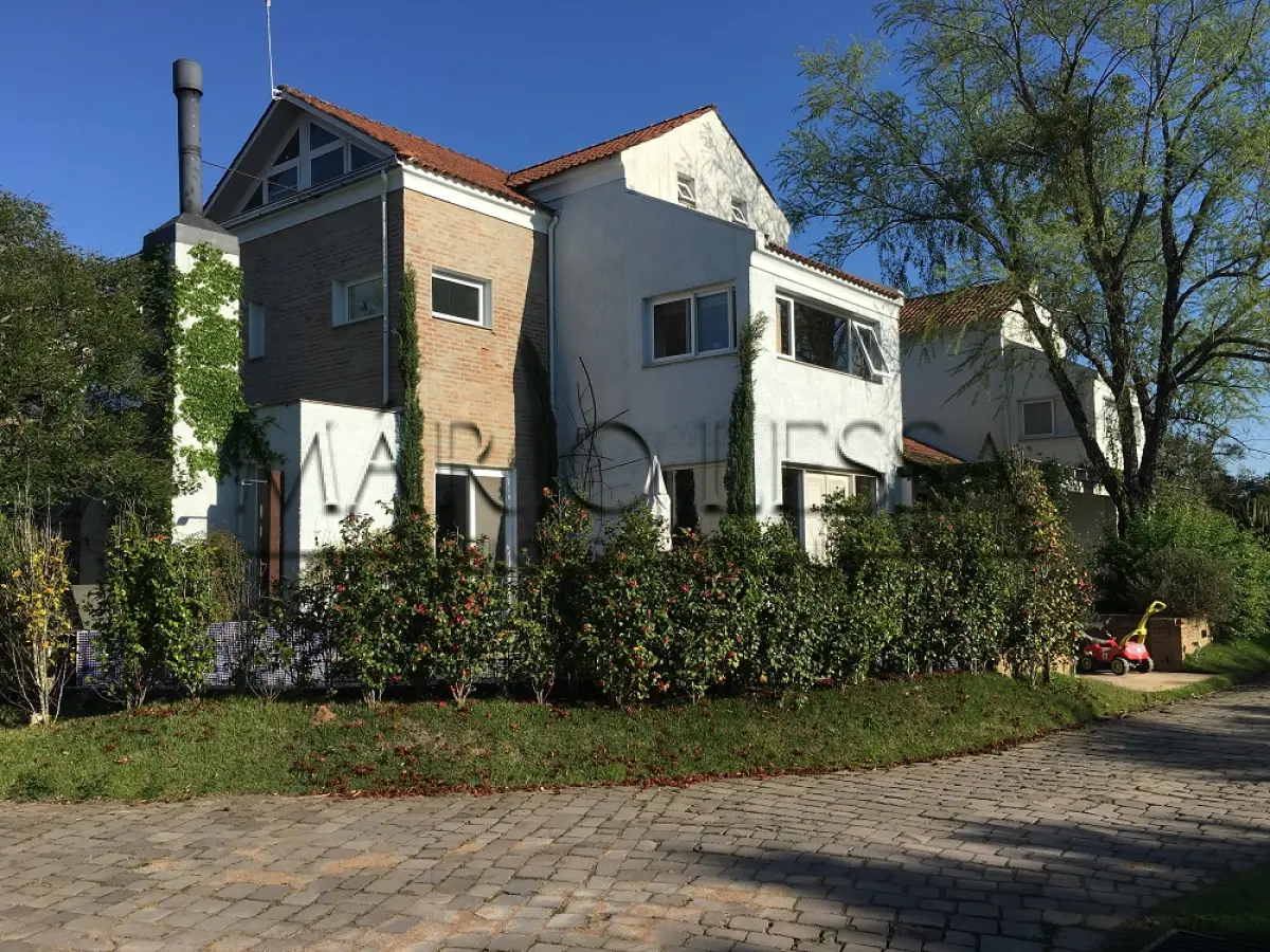 LOTE 001 - Cond. Pier Jacui - Casa 300m²