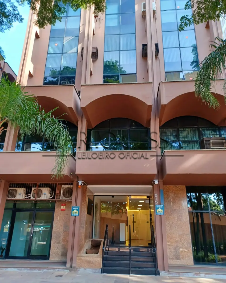 LOTE 001 - Conjunto  com 170m² na Av. Carlos Gomes esq. Nilo Peçanha