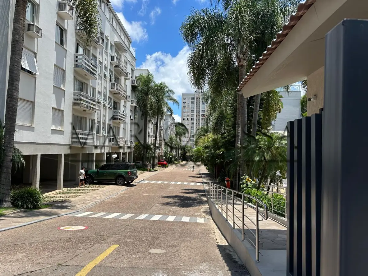 LOTE 001 - Apartamento 70m² e vaga na João Wallig