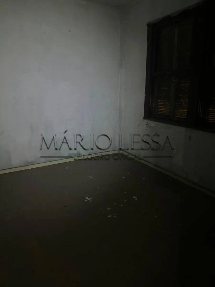 LOTE 005 - Ap.1, na R Marechal Floriano 370, desocupado