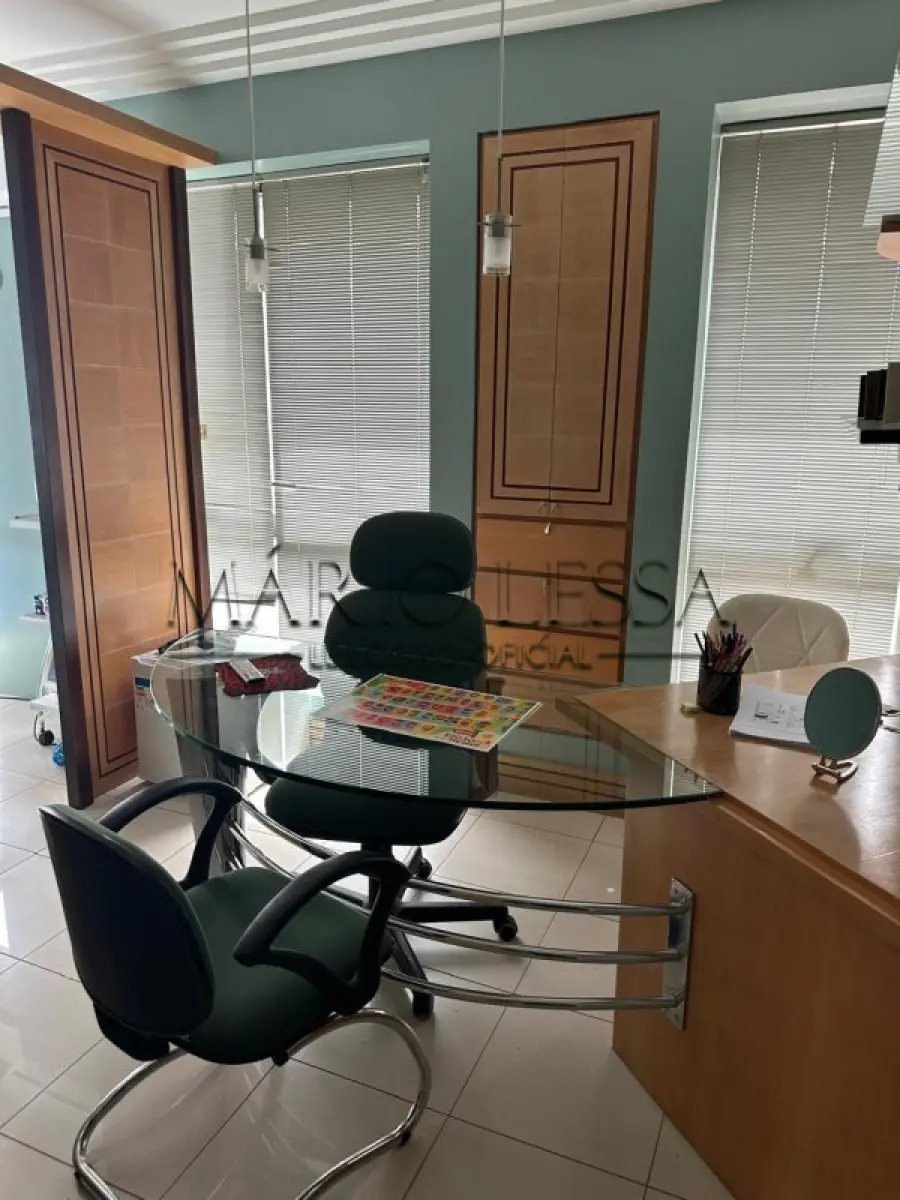LOTE 001 - Conjunto pronto para clínica médica ou estética