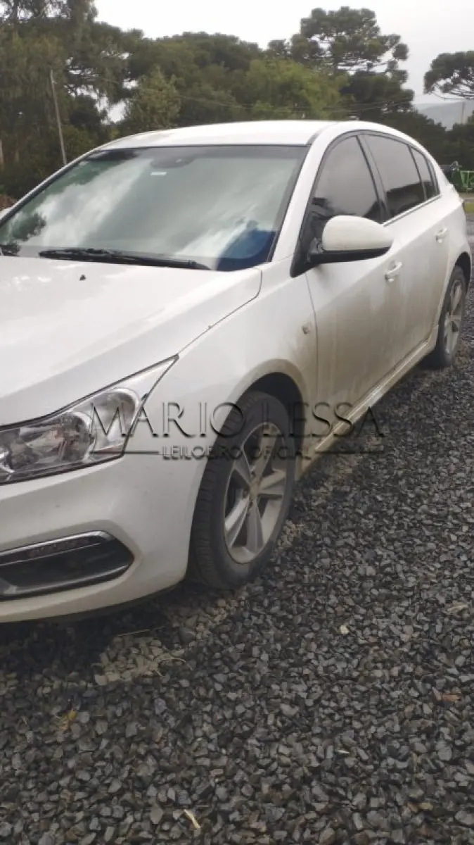 LOTE 005 - GM CRUZE LT HB 2015