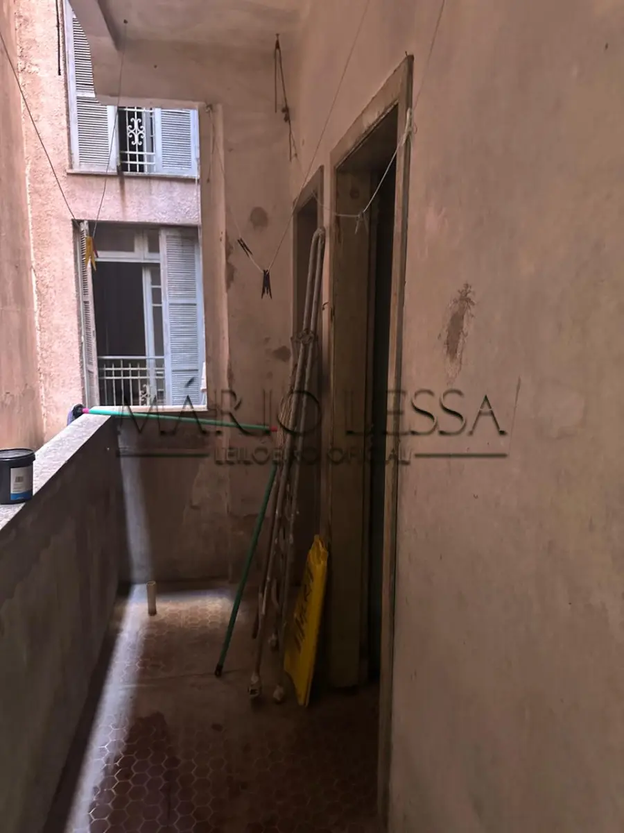 LOTE 005 - Ap.1, na R Marechal Floriano 370, desocupado