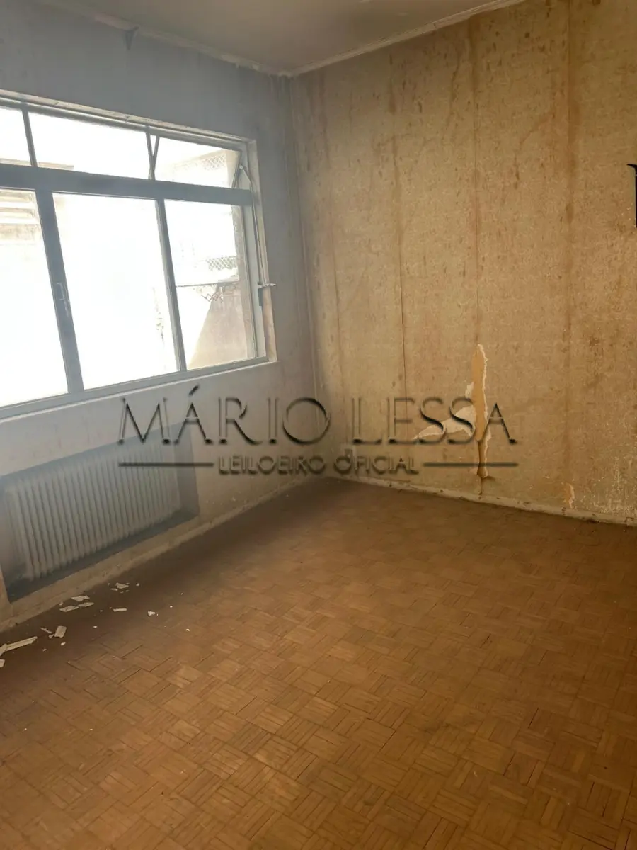 LOTE 001 - Ap. 81, na Rua Marechal Floriano, 370, desocupado