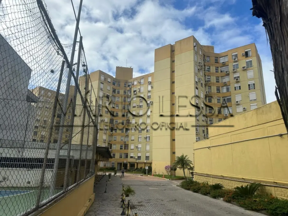 LOTE 001 - Ap.2 Dorm. na Av. Wenceslau Escobar
