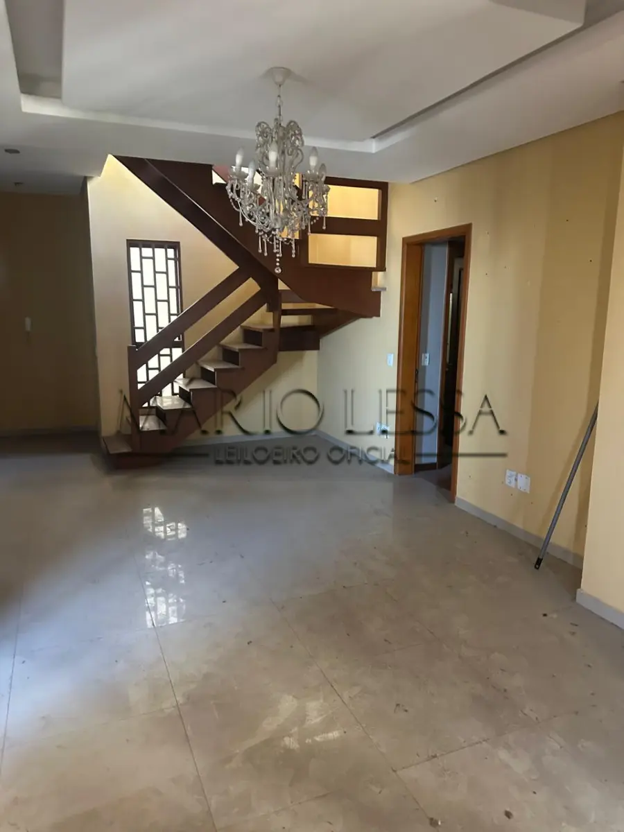 LOTE 001 - Cobertura 220m² na R Pedro Ivo, desocupado