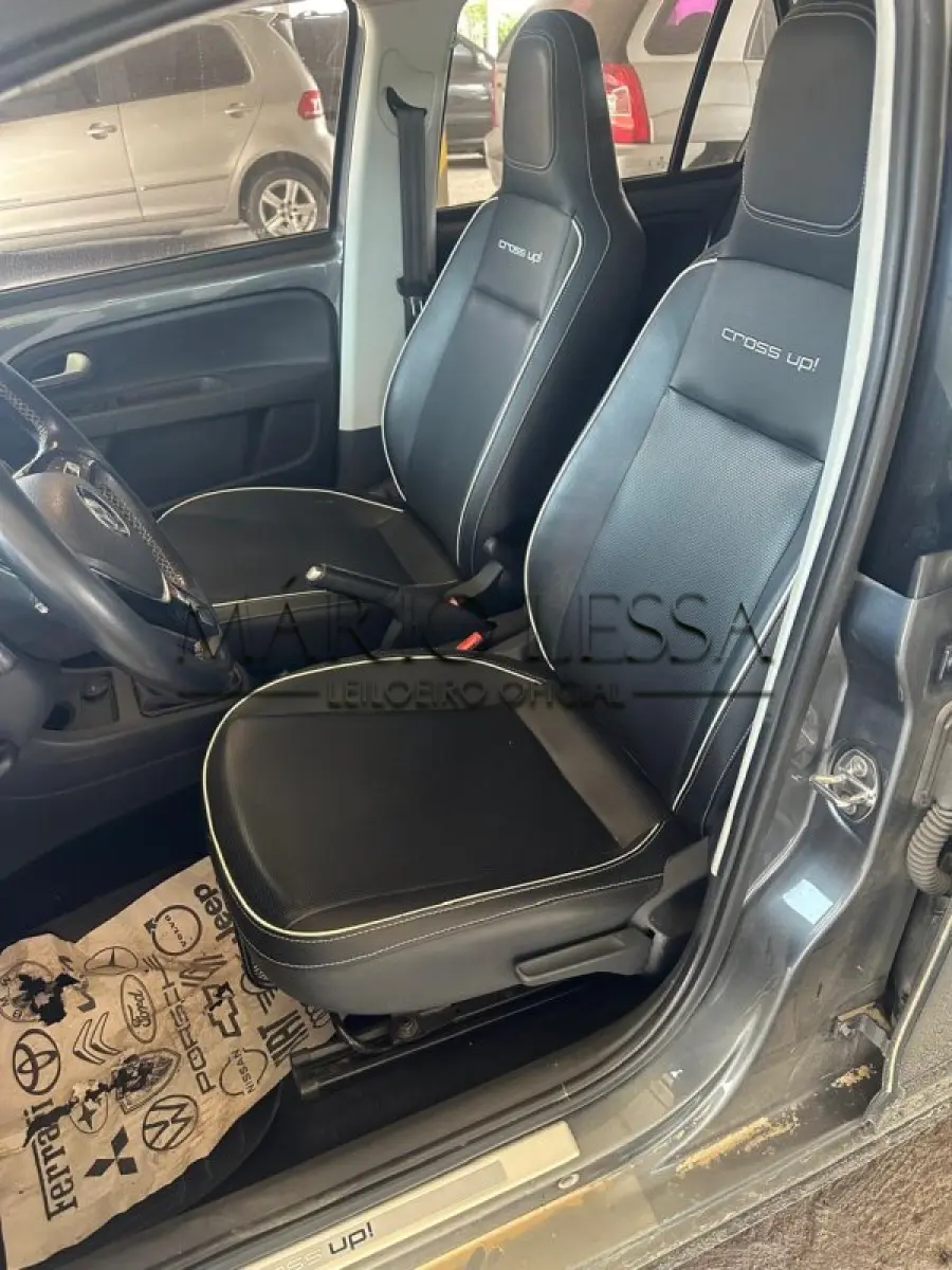 LOTE 001 - VW UP CROSS 1.0 2018
