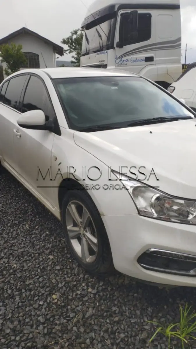LOTE 005 - GM CRUZE LT HB 2015