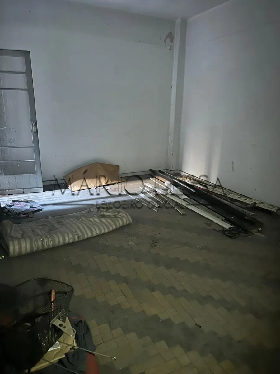 LOTE 005 - Ap.1, na R Marechal Floriano 370, desocupado