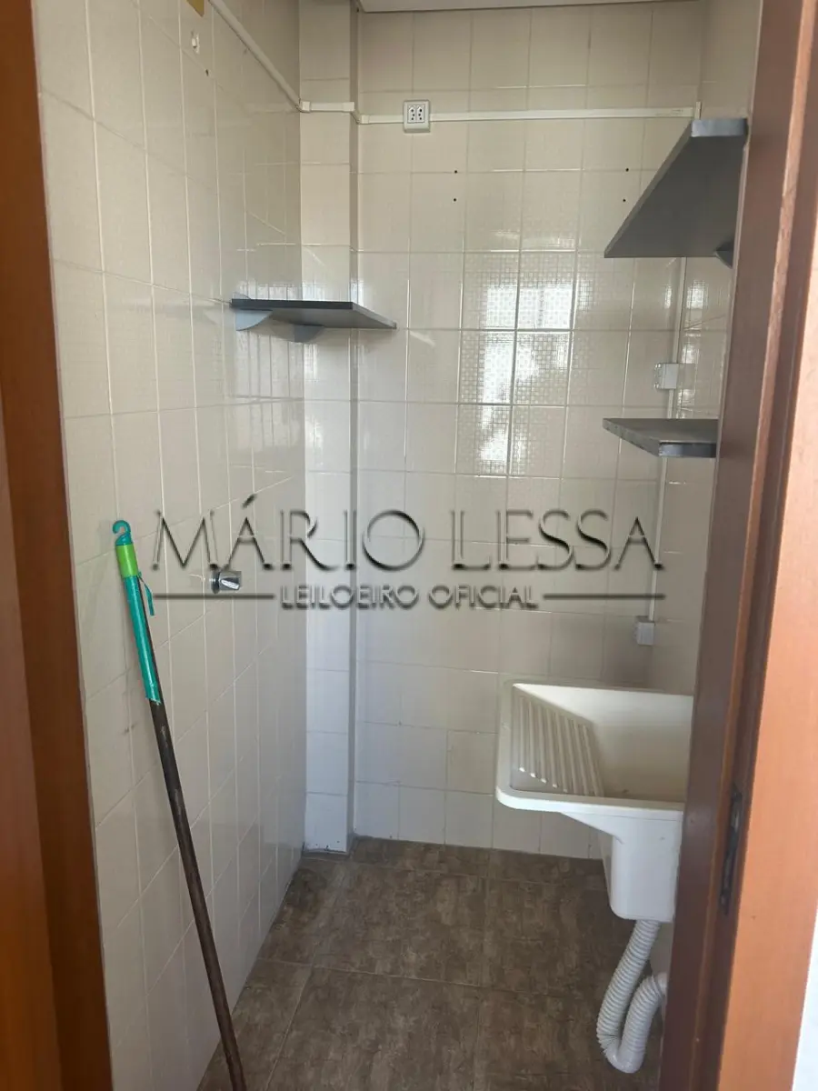 LOTE 001 - Cobertura 220m² na R Pedro Ivo, desocupado