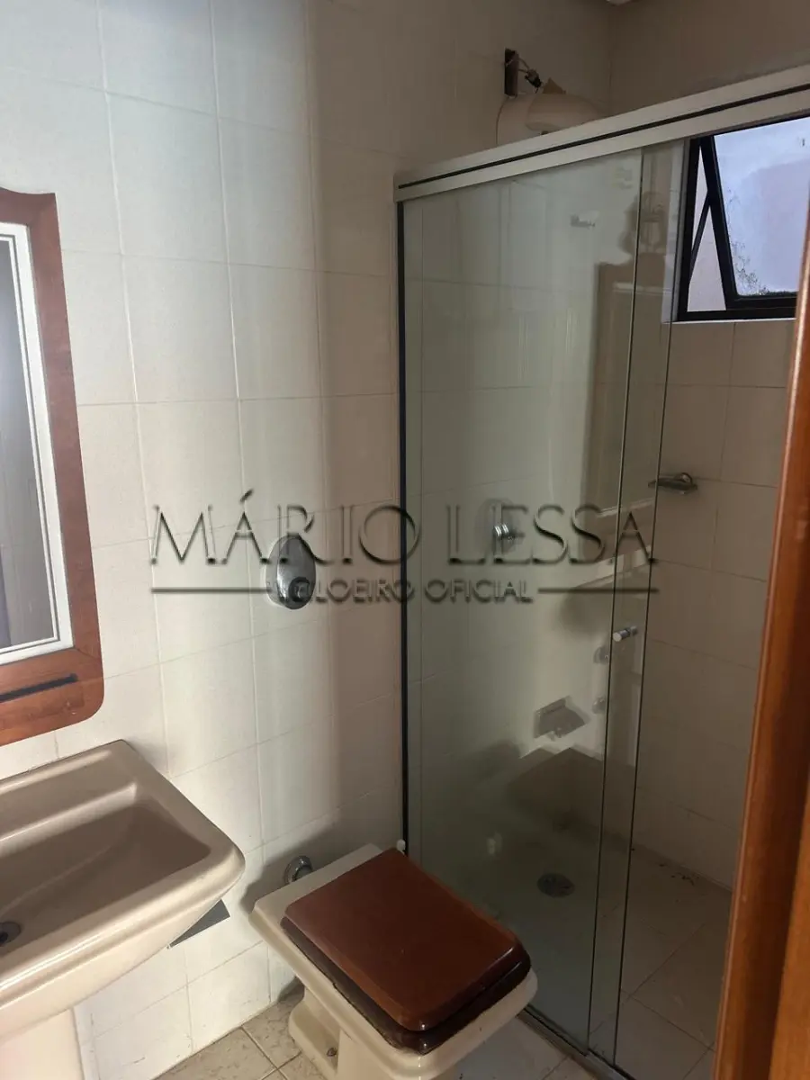 LOTE 001 - Cobertura 220m² na R Pedro Ivo, desocupado