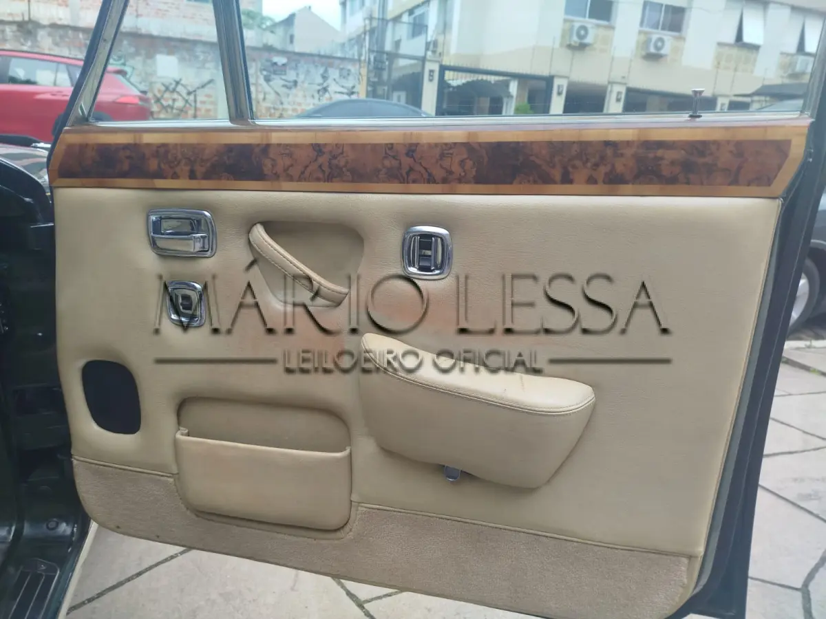 LOTE 001 - Automóvel Rolls Royce Silver Shadow  1973