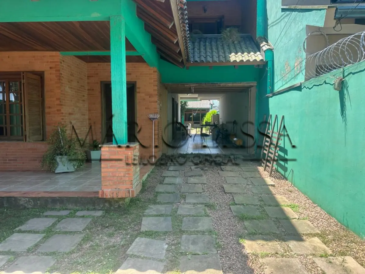 LOTE 001 - Um sobrado no bairro Rio Branco, Canoas