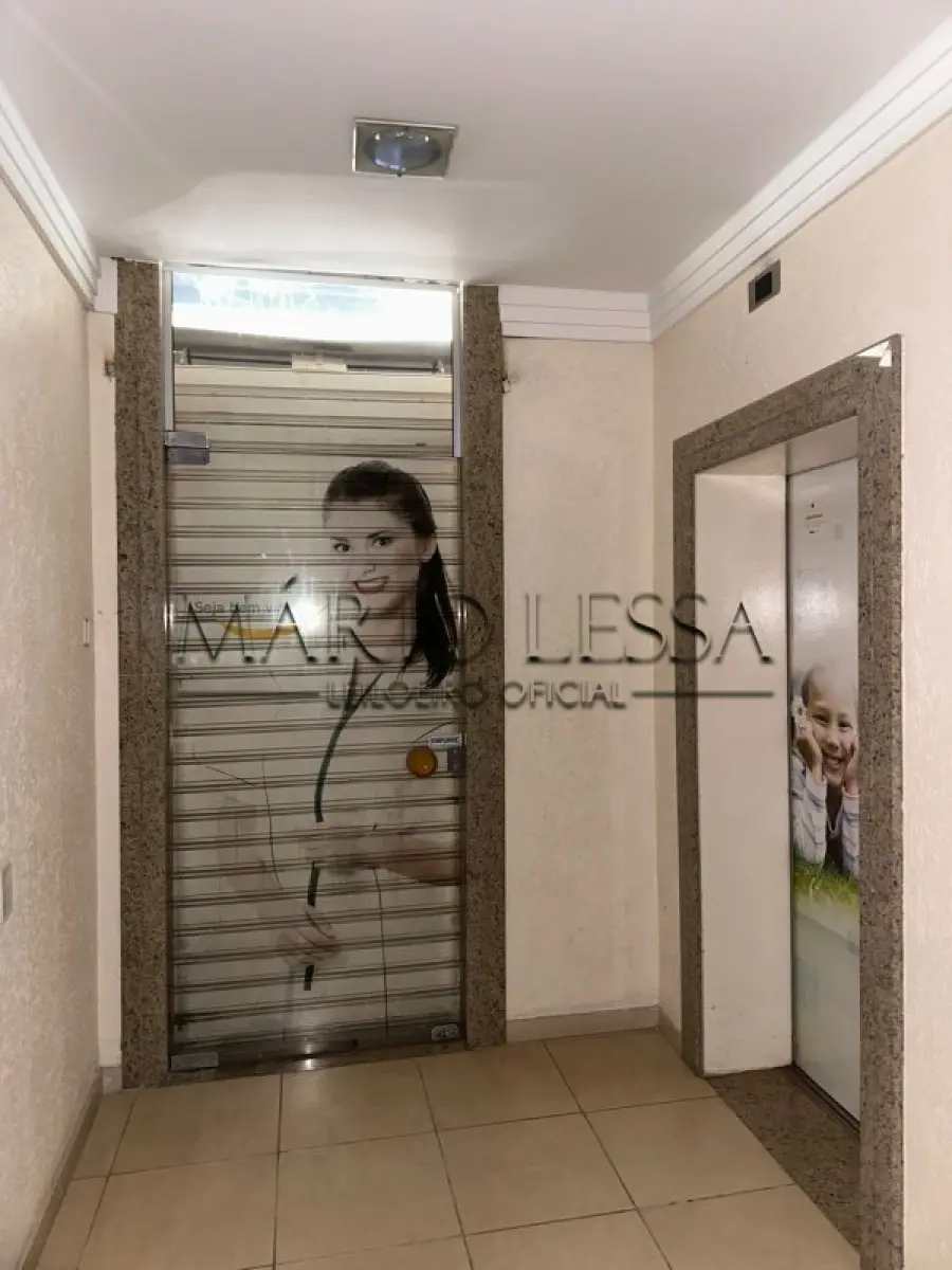 LOTE 001 - Desocupado. Andar inteiro no Centro Histórico 450m² com vista para o Guaíba