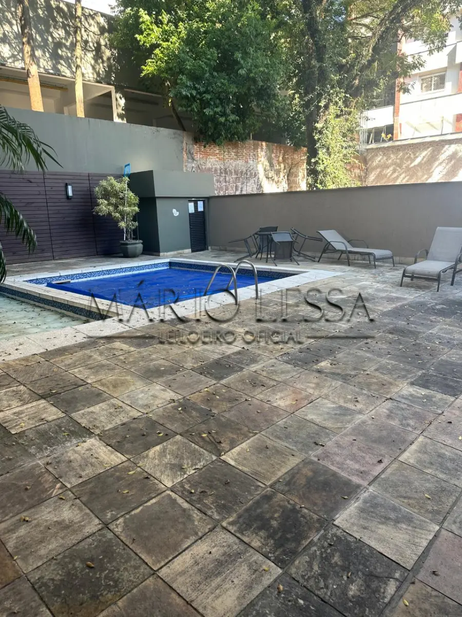 LOTE 001 - Cobertura 220m² na R Pedro Ivo, desocupado