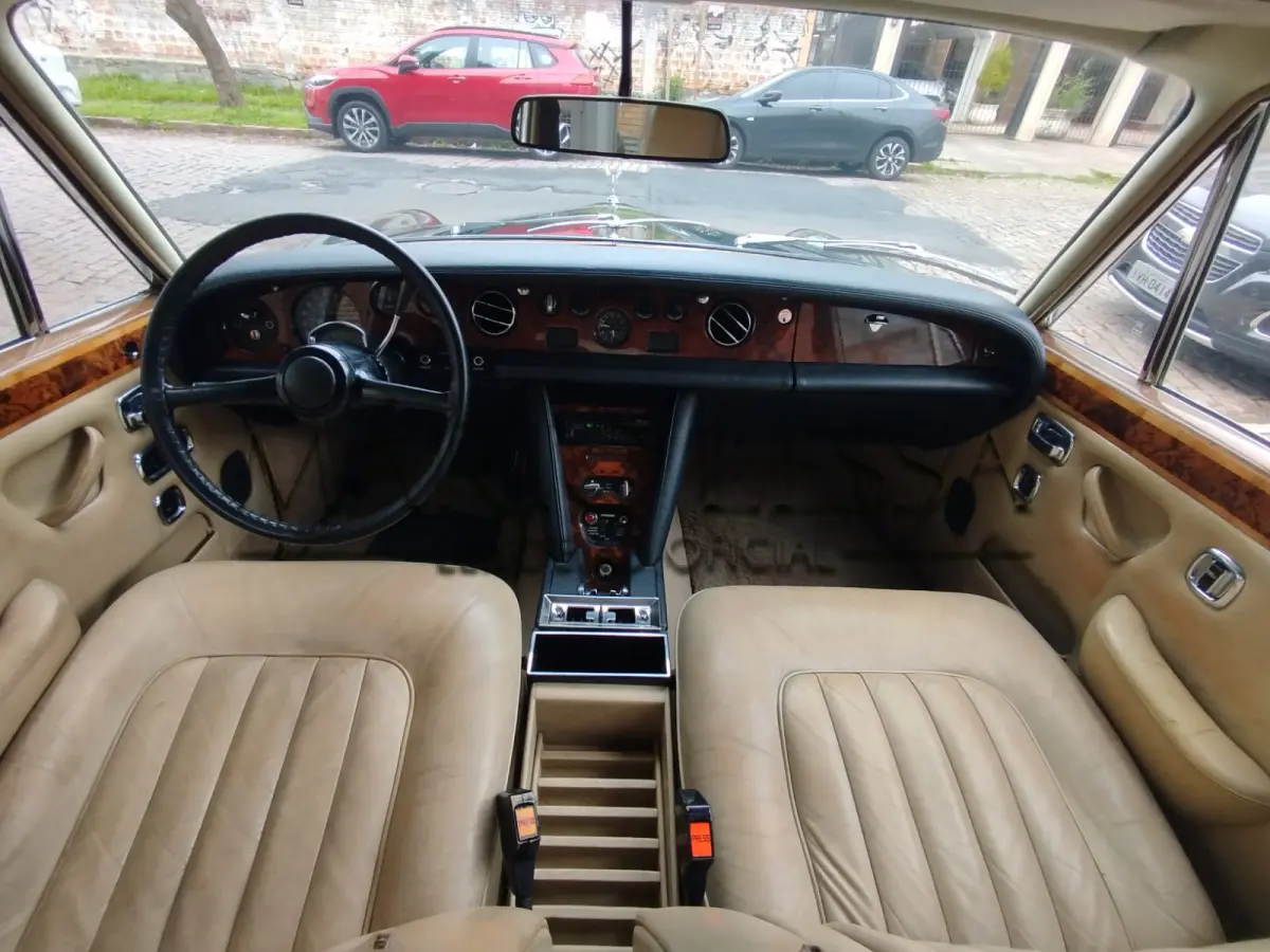 LOTE 001 - Automóvel Rolls Royce Silver Shadow  1973