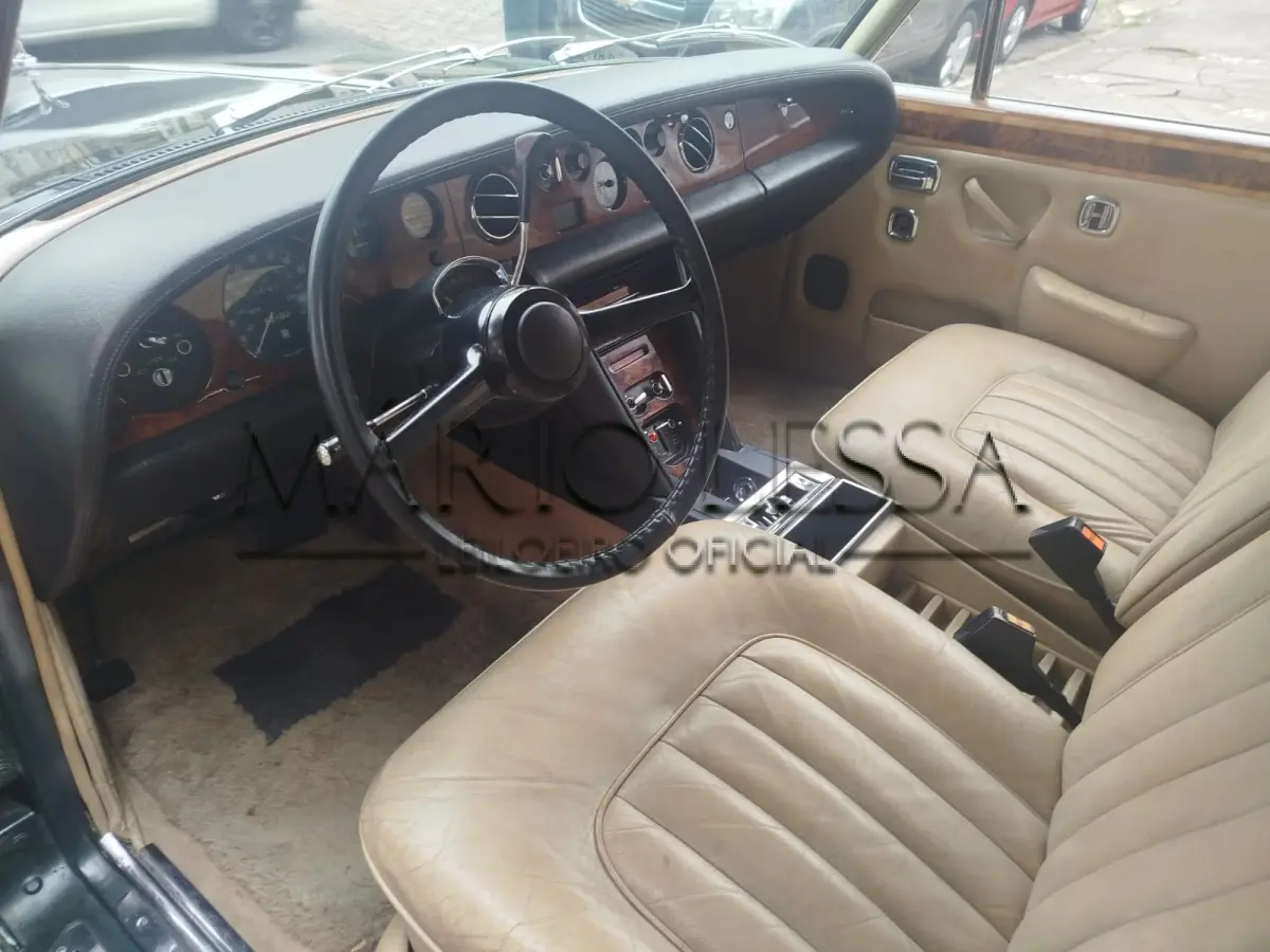 LOTE 001 - Automóvel Rolls Royce Silver Shadow  1973