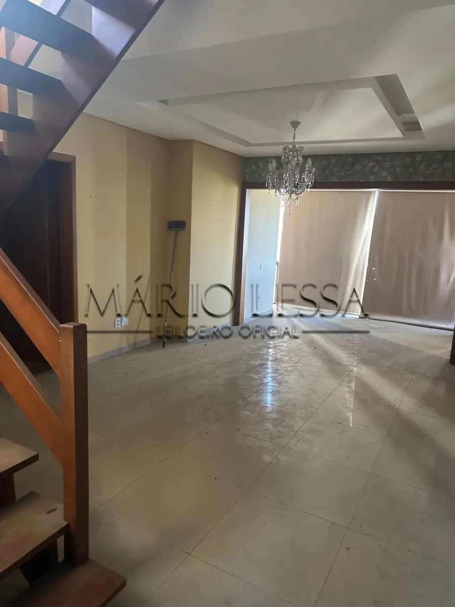 LOTE 001 - Cobertura 220m² na R Pedro Ivo, desocupado