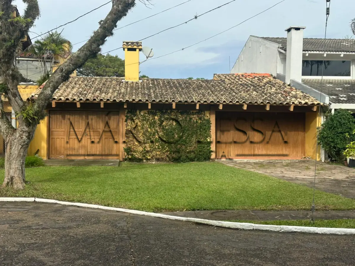 LOTE 003 - Terreno 300m² em Condomínio na Av. Juca Batista