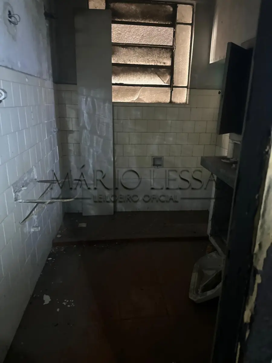 LOTE 005 - Ap.1, na R Marechal Floriano 370, desocupado