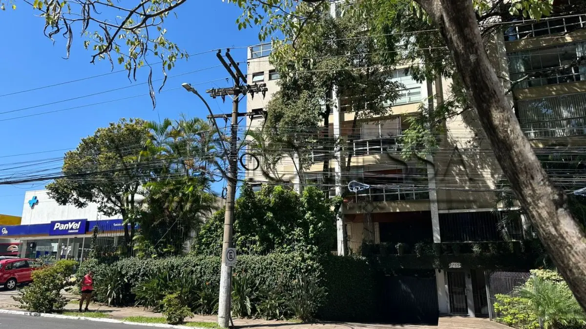 LOTE 001 - Apart 153m² + três vagas na Av. Nilo Peçanha