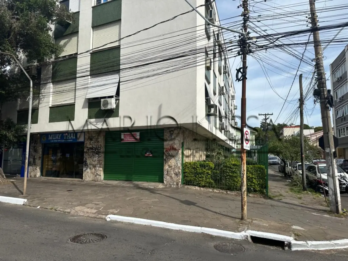 LOTE 002 - Loja de 81m² na Av. Bento Gonçalves, 455