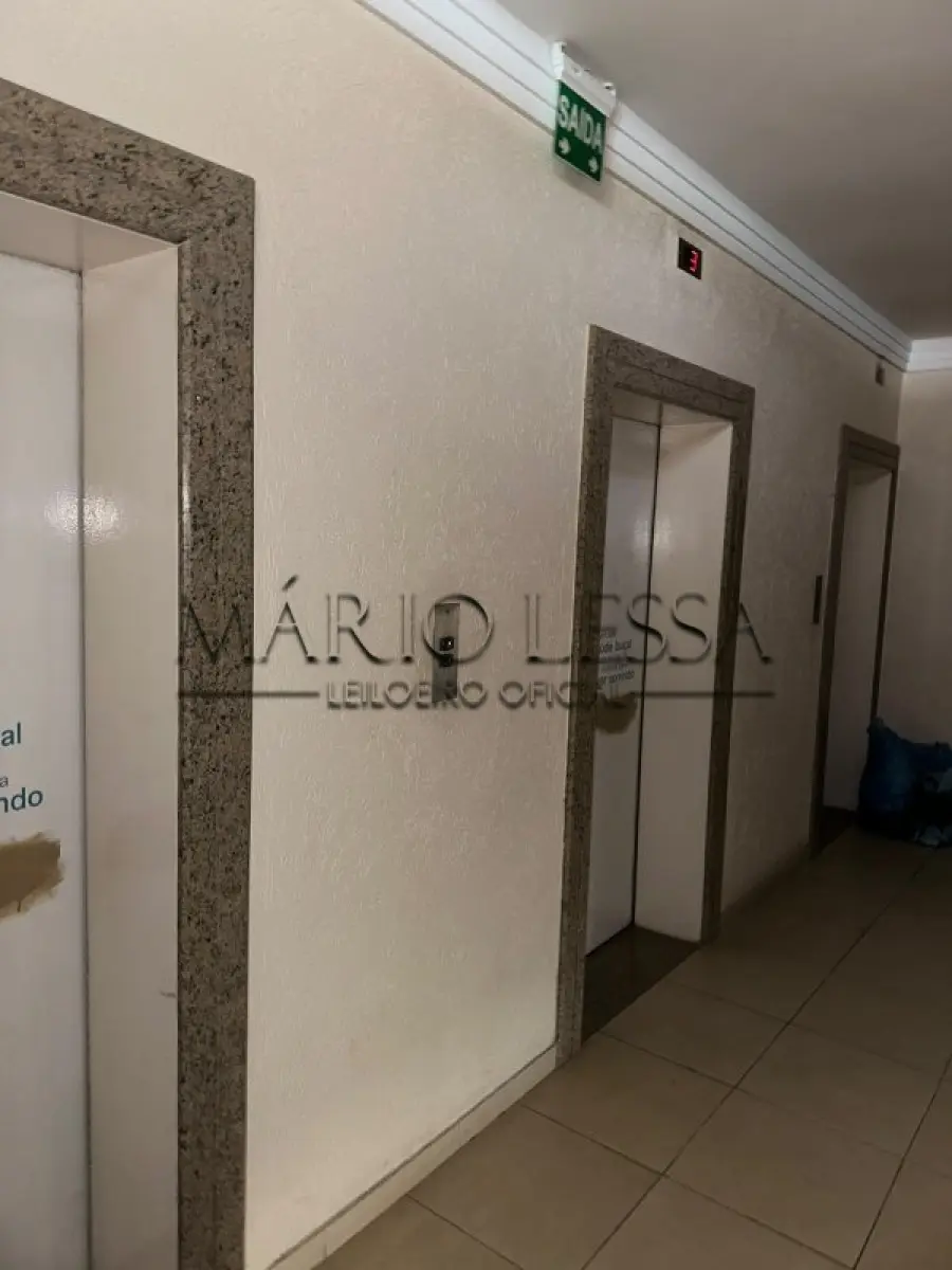 LOTE 001 - Desocupado. Andar inteiro no Centro Histórico 450m² com vista para o Guaíba