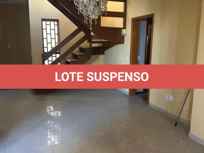 LOTE 002 - Cobertura 220m² na R Pedro Ivo, desocupado