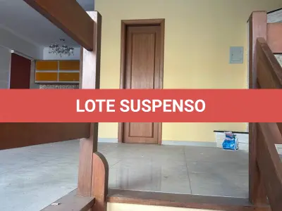 LOTE 002 - Cobertura 220m² na R Pedro Ivo, desocupado