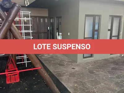 LOTE 002 - Cobertura 220m² na R Pedro Ivo, desocupado