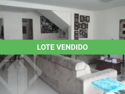 LOTE 001 - Linda casa em Condomínio. Bairro Tristeza