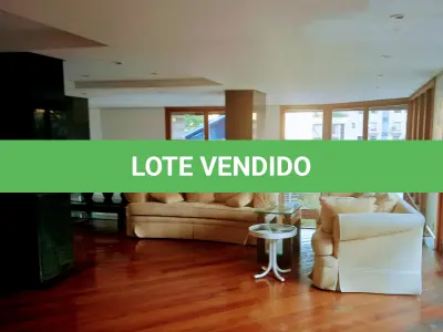 LOTE 001 - Apart. 281m² com três vagas na R. Carlos Trein Filho
