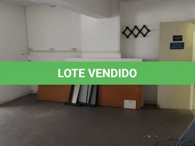 LOTE 004 - Sala 511, no Ed. Cacique. Desocupada