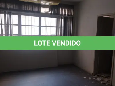 LOTE 004 - Sala 511, no Ed. Cacique. Desocupada