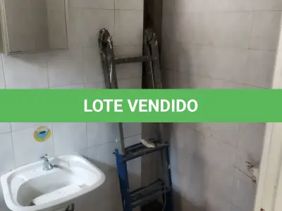 LOTE 004 - Sala 511, no Ed. Cacique. Desocupada