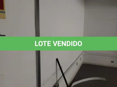 LOTE 004 - Sala 511, no Ed. Cacique. Desocupada