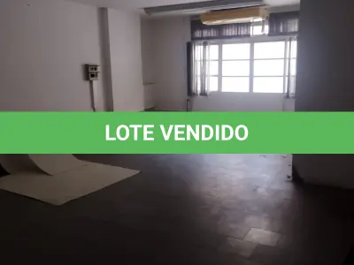 LOTE 004 - Sala 511, no Ed. Cacique. Desocupada