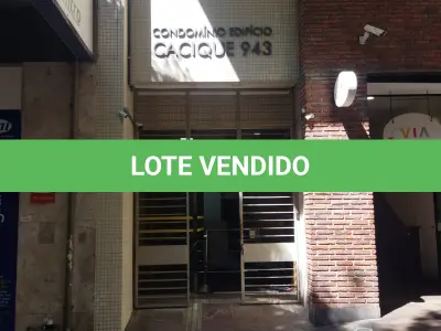 LOTE 003 - Sala 508, no Ed. Cacique, desocupada