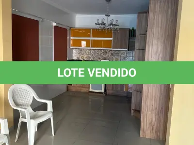 LOTE 001 - Cobertura 220m² na R Pedro Ivo, desocupado