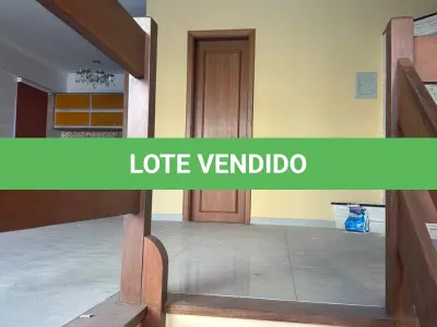 LOTE 001 - Cobertura 220m² na R Pedro Ivo, desocupado
