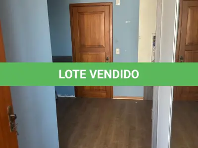LOTE 001 - Cobertura 220m² na R Pedro Ivo, desocupado