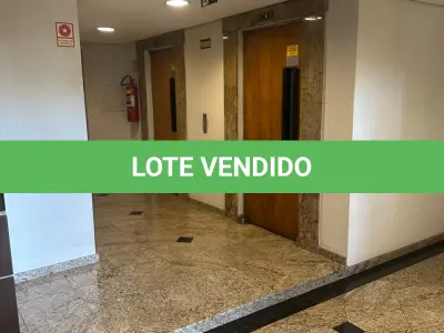 LOTE 001 - Cobertura 220m² na R Pedro Ivo, desocupado