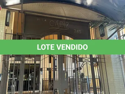 LOTE 001 - Cobertura 220m² na R Pedro Ivo, desocupado