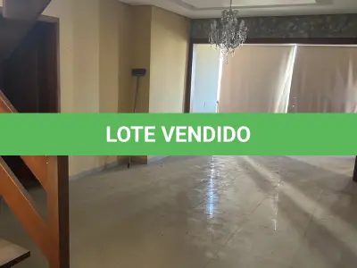 LOTE 001 - Cobertura 220m² na R Pedro Ivo, desocupado