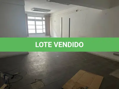 LOTE 003 - Sala 508, no Ed. Cacique, desocupada