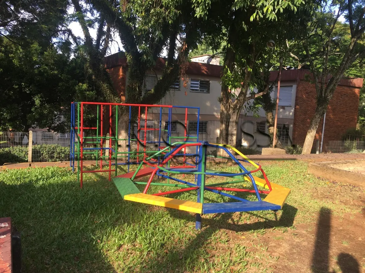 LOTE 001 - Apart. e vaga na  Av. Francisco Massena Vieira